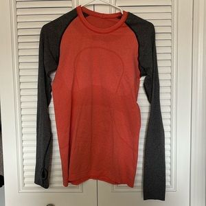 Lululemon women’s size 8 long sleeve